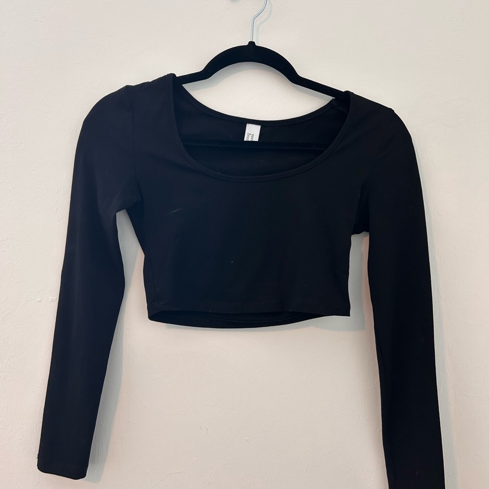 Black Long Sleeve Crop Top